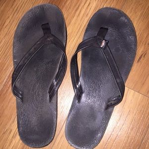 Black rainbows size small (5.5-6.5)